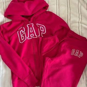 Pink gap sweatsuit